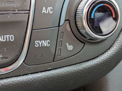 Used 2024 Chevrolet Equinox LT FWD image 23