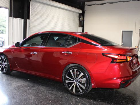 Used 2019 Nissan Altima 2.5 Platinum FWD image 5