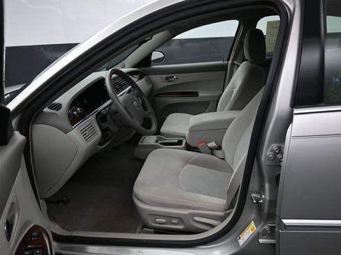 Used 2008 Buick LaCrosse CX image 9