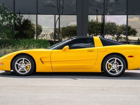 Used 2003 Chevrolet Corvette Coupe w/ Preferred Equipment Group image 52