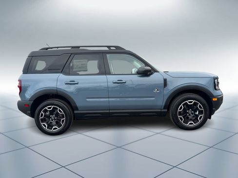 New 2025 Ford Bronco Sport Outer Banks image 3