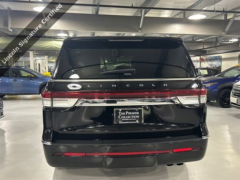 Certified 2022 Lincoln Navigator Reserve w/ Monochromatic Package image 3