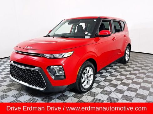 Used 2022 Kia Soul LX w/ Technology Package image 3