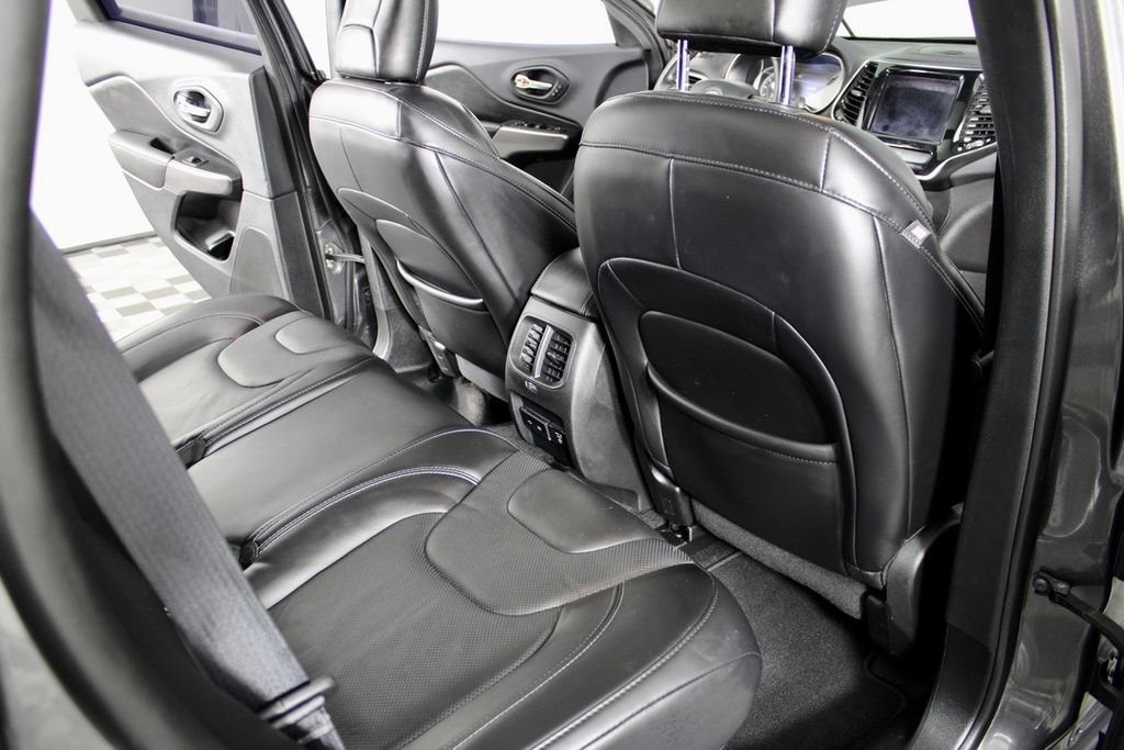 Used 2019 Jeep Cherokee Limited AWD/4WD image 33