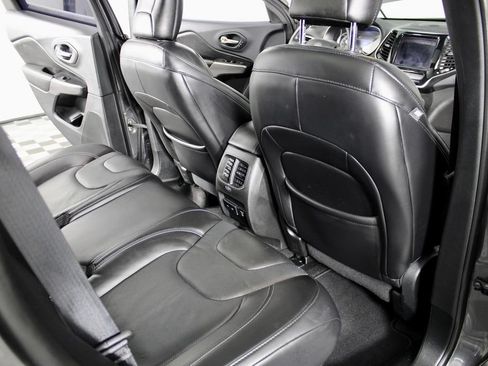 Used 2019 Jeep Cherokee Limited AWD/4WD image 33