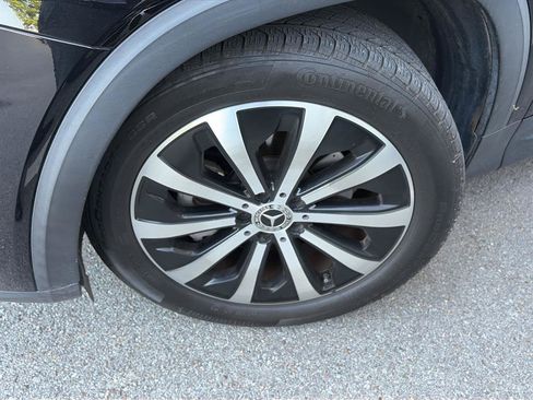 Used 2022 Mercedes-Benz GLB 250 4MATIC image 11
