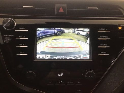 Used 2019 Toyota Camry SE w/ Convenience Package image 14