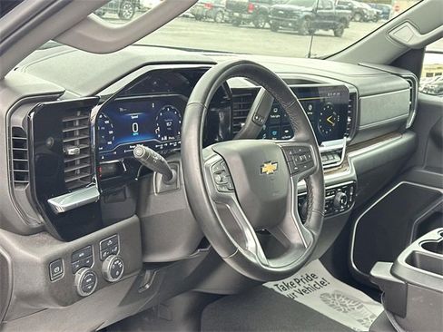 Used 2025 Chevrolet Silverado 1500 LT image 10