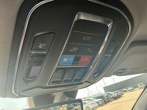 Used 2023 Jeep Grand Cherokee Limited w/ Luxury Tech Group II AWD/4WD image 17