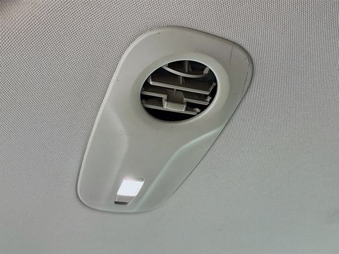 Used 2021 Chrysler Pacifica Touring-L image 26