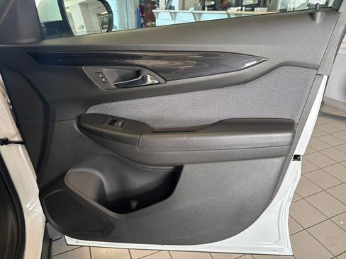 Used 2024 Chevrolet TrailBlazer LT w/ LT Cold Weather Package FWD image 30