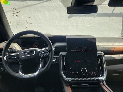 Used 2025 GMC Yukon Denali AWD/4WD image 25