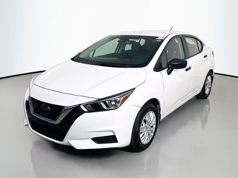 Used 2020 Nissan Versa S image 4