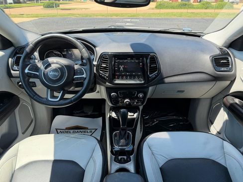 Used 2018 Jeep Compass Limited w/ Navigation Group FWD image 18