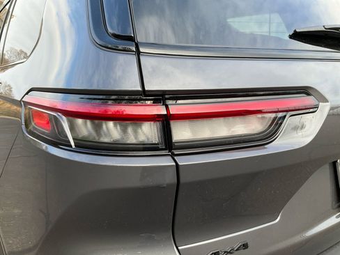 New 2025 Jeep Grand Cherokee L Altitude image 34