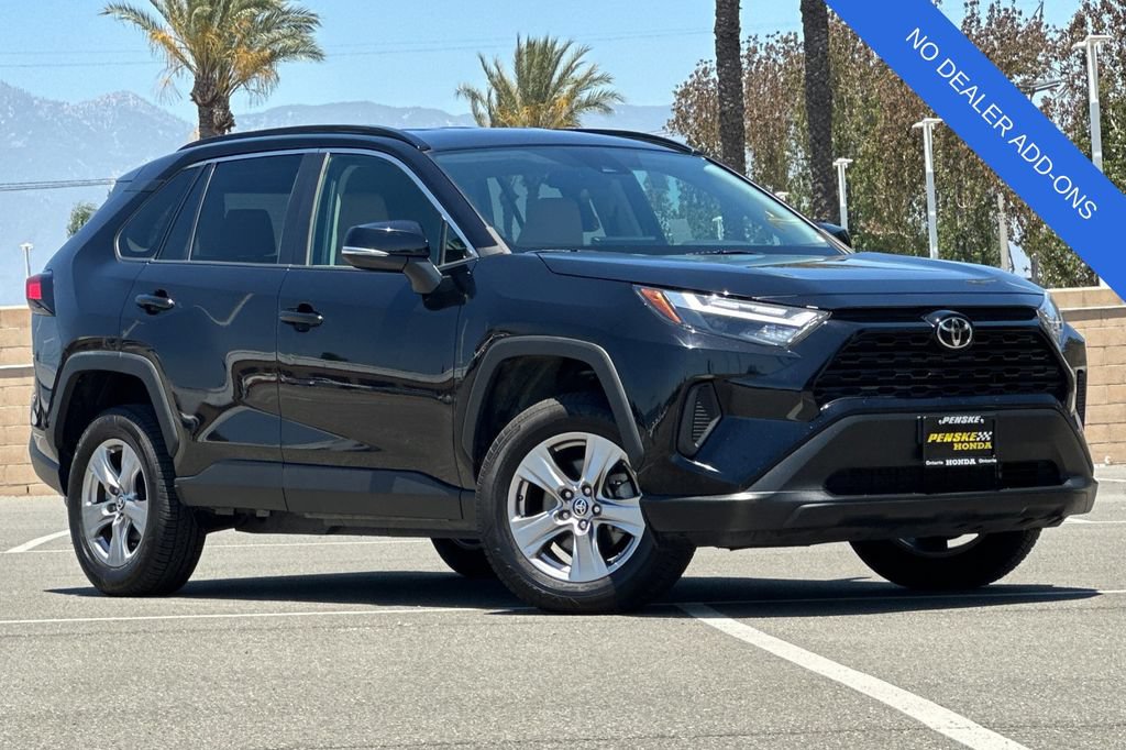 Used 2023 Toyota RAV4 XLE FWD image 2