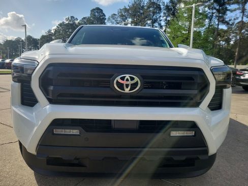 Used 2025 Toyota Tacoma SR5 image 7