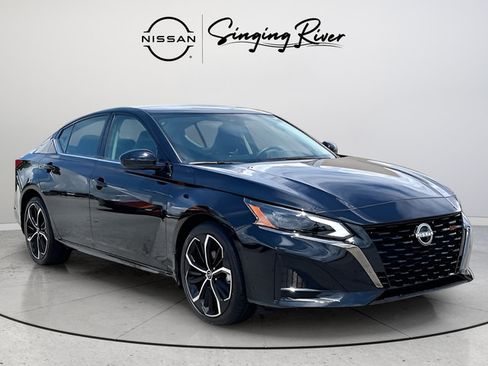 Certified 2025 Nissan Altima 2.5 SR FWD image 1
