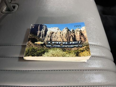 Used 1999 Chevrolet Suburban 2WD image 18