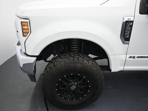 Used 2019 Ford F250 XL w/ Power Equipment Group image 9