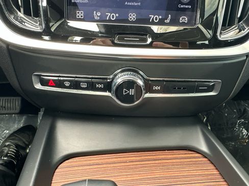 Used 2023 Volvo S60 B5 Ultimate w/ Climate Package FWD image 19