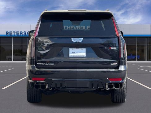 Used 2024 Cadillac Escalade ESV V AWD/4WD image 5