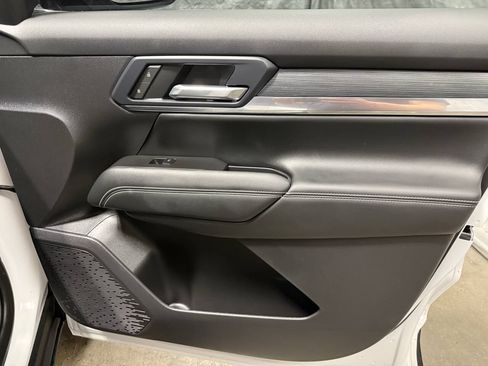 Used 2025 GMC Terrain Elevation AWD/4WD image 14