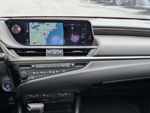 Used 2019 Lexus ES 300h w/ Premium Package image 14