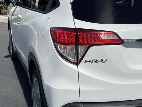 Used 2022 Honda HR-V LX image 31