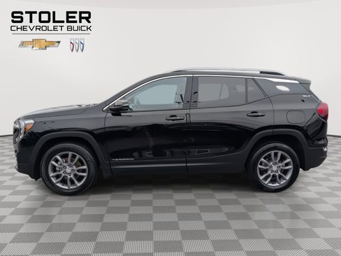 Used 2024 GMC Terrain SLT image 2