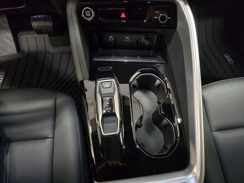 Used 2025 Audi Q5 Premium w/ Convenience Package image 20