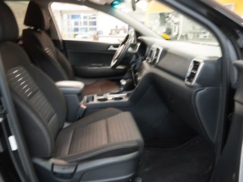 Used 2017 Kia Sportage LX w/ LX Popular Package image 31