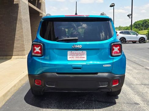Used 2020 Jeep Renegade Latitude w/ Cold Weather Group FWD image 7