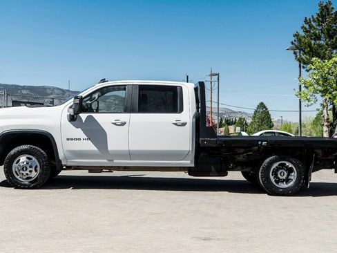 Used 2022 Chevrolet Silverado 3500 LT w/ Convenience Package image 3