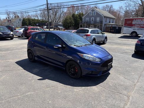 Used 2016 Ford Fiesta ST image 2