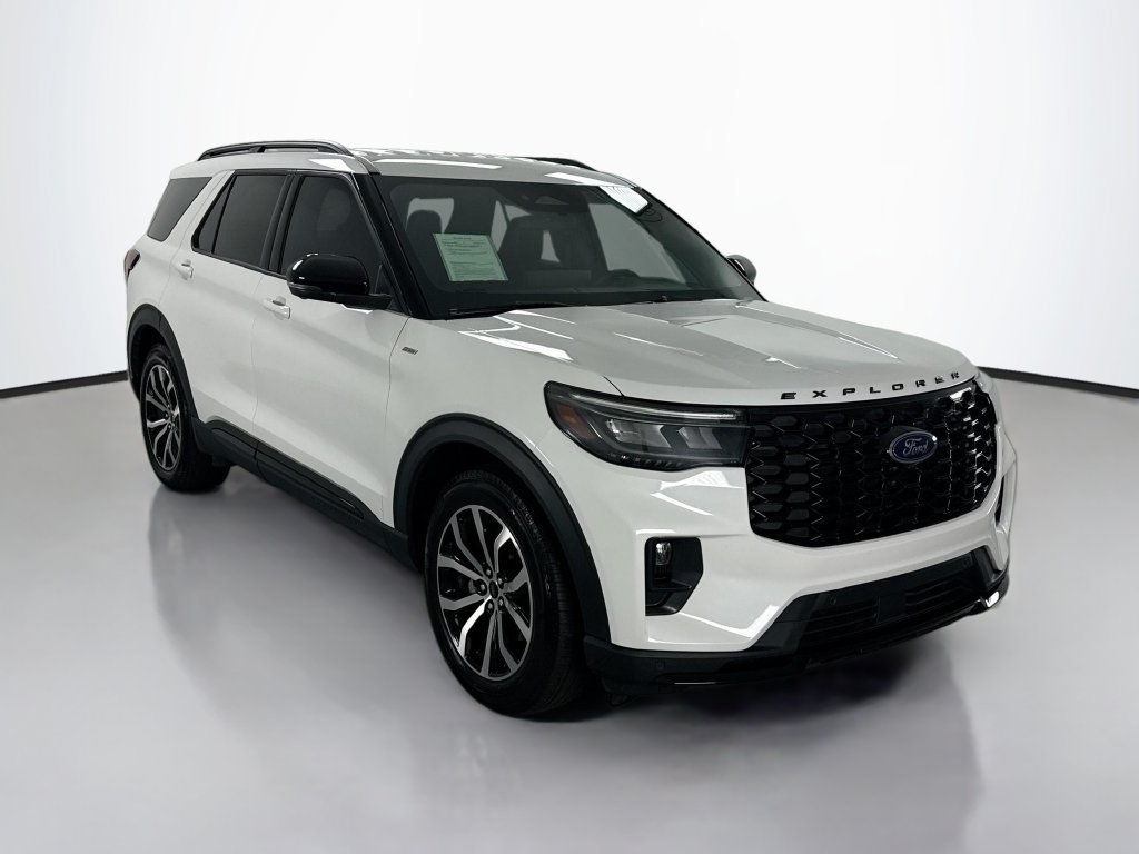 Used 2025 Ford Explorer ST-Line RWD image 3