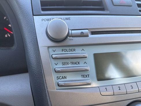 Used 2008 Toyota Camry LE image 18