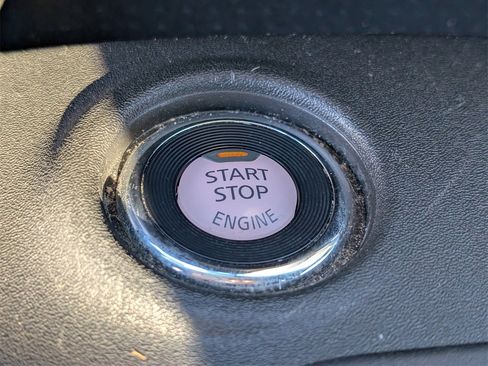 Used 2021 Nissan Frontier PRO-4X w/ Pro-4x Utility Package image 18