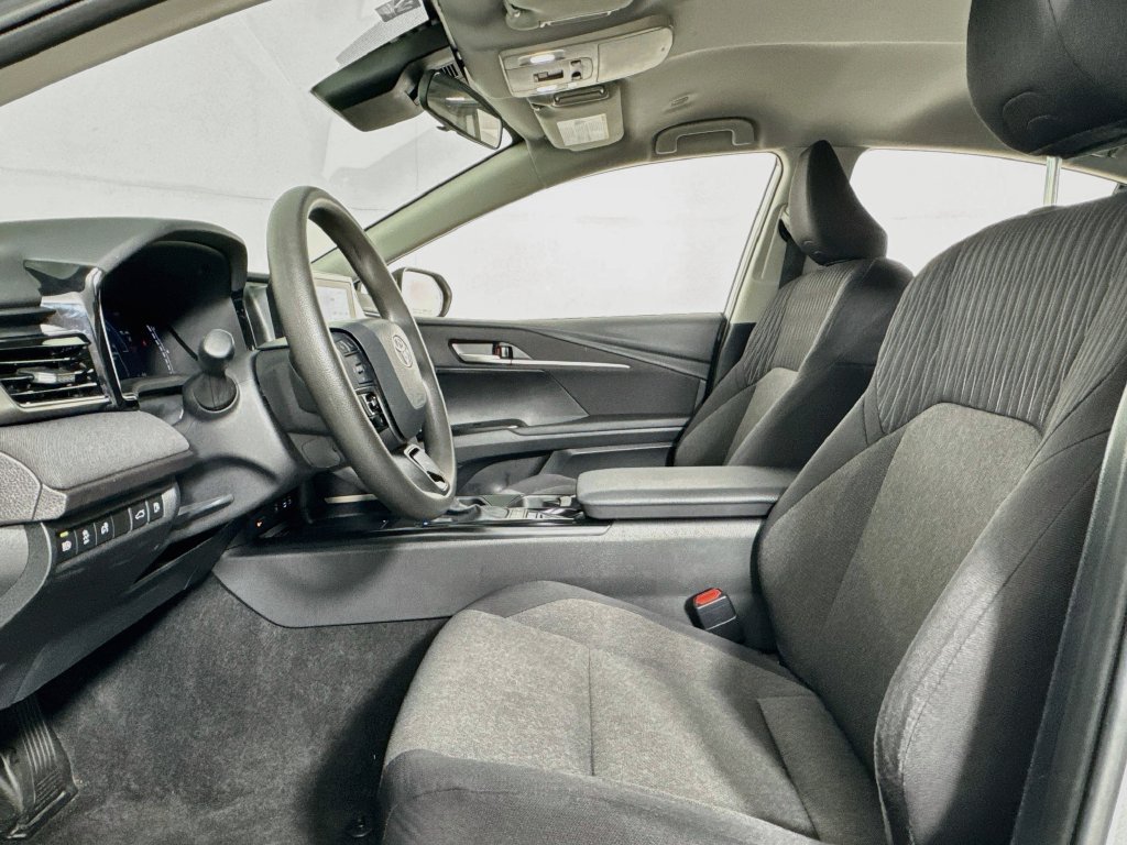 Used 2025 Toyota Camry LE FWD image 10