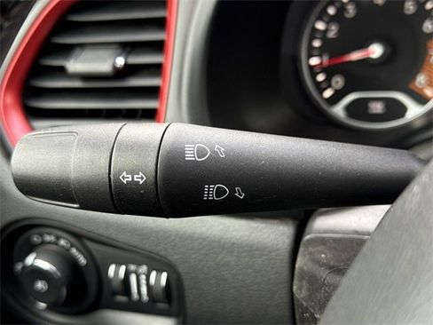 Used 2020 Jeep Renegade Trailhawk w/ UConnect 8.4 Nav Group image 10