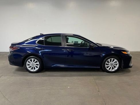 Used 2022 Toyota Camry LE FWD image 2