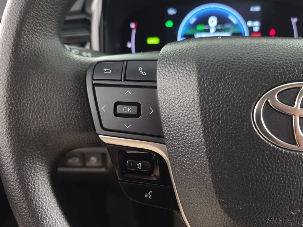 Used 2025 Toyota Camry LE FWD image 15