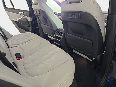 Used 2023 BMW X5 xDrive40i image 12