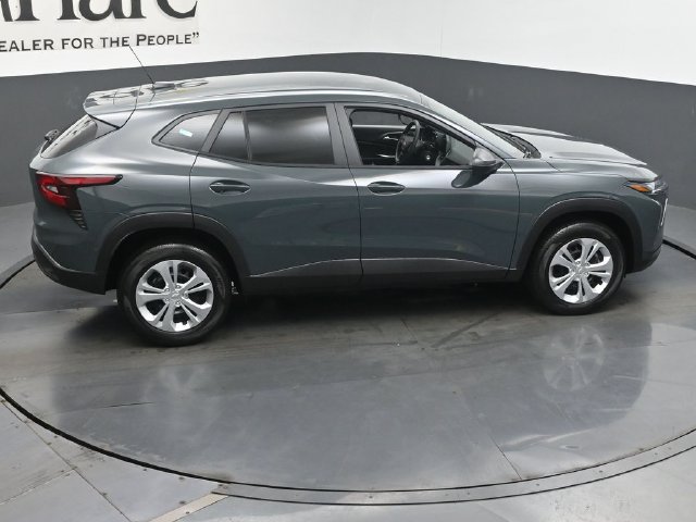 New 2026 Chevrolet Trax LS FWD image 17