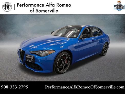 Used 2023 Alfa Romeo Giulia Veloce AWD/4WD image 1