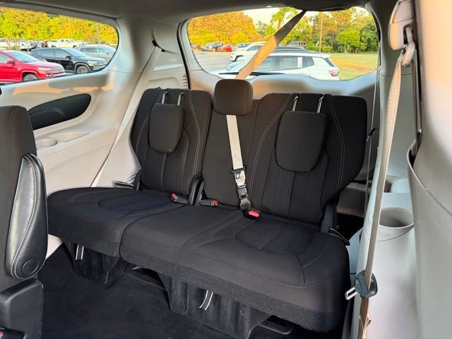 Used 2023 Chrysler Voyager LX FWD image 28