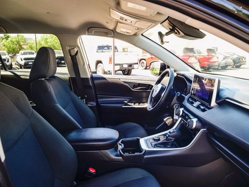 Certified 2025 Toyota RAV4 LE image 20