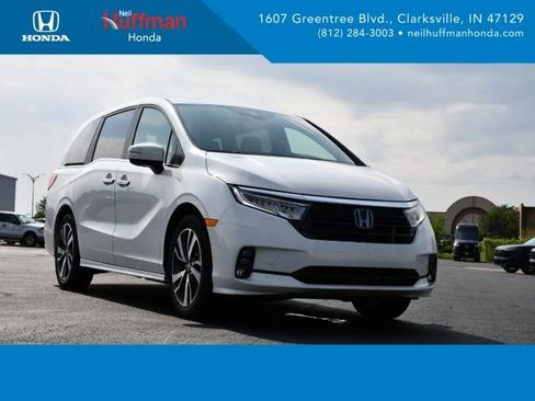 Certified 2024 Honda Odyssey Touring image 1