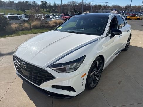 Used 2023 Hyundai Sonata SEL Plus image 3