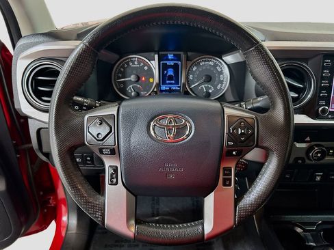 Used 2020 Toyota Tacoma SR5 image 9